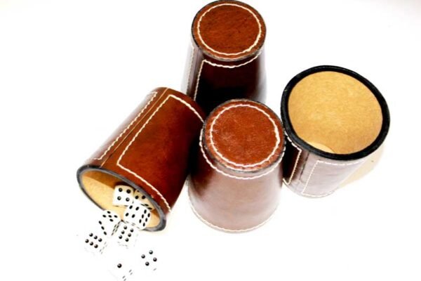 Juego cachos en cuero liso café moro