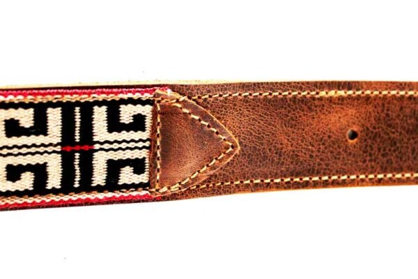 Cinturón KEWELLU café Rustico con Greca en blanco y negro