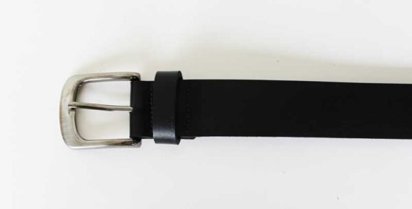 Cinturón TRARUWE liso negro